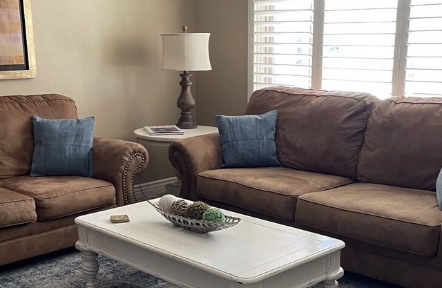 Extra large one bedroom with access to the Las palmas Resort pools. in Saint George