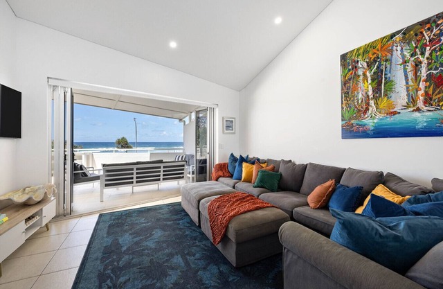 Lennox Head Waves Beachfront Penthouse