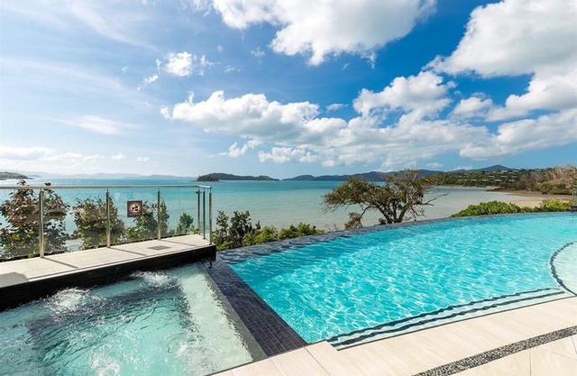 Shorelines in Hamilton Island
