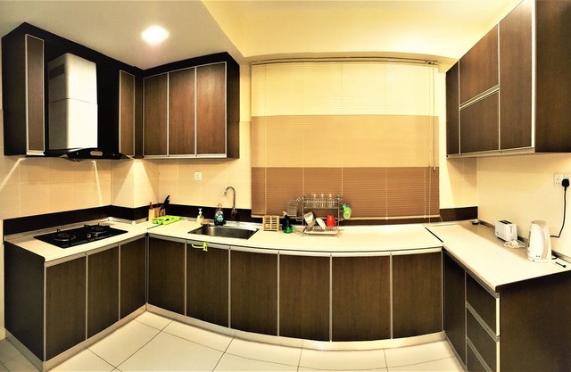 Summerton Luxury 4 Bedrooms Suite, Queen