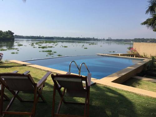 Kochi Villa | A Waterfront Mansion - Cochin
