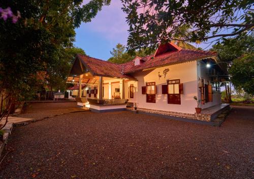 Mankombu House | Cotelac Heritage Lake Resort by VOYE HOMES