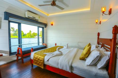 Alappuzha Boat Rental | Kerala Houseboat