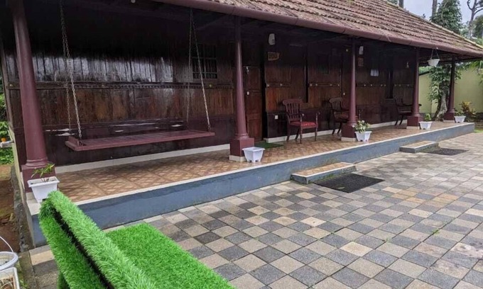 Adimaly Cottage | Misty D Silver