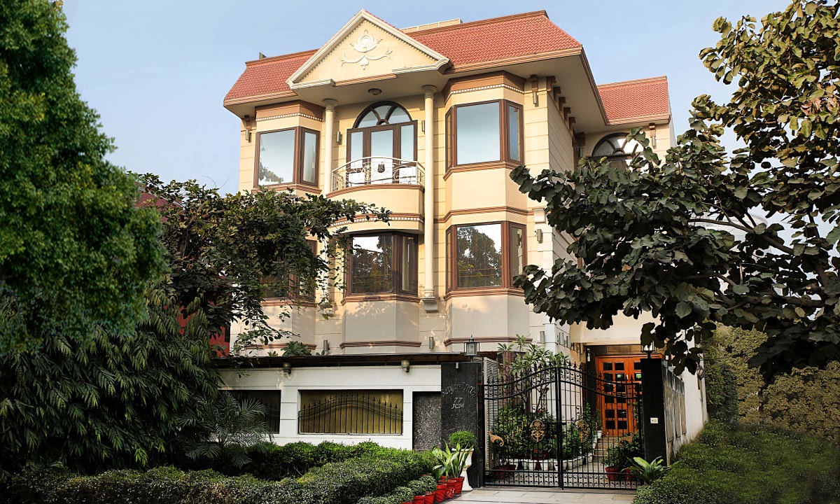 DLF City Hotel | Ahuja Residency Cyber City 2