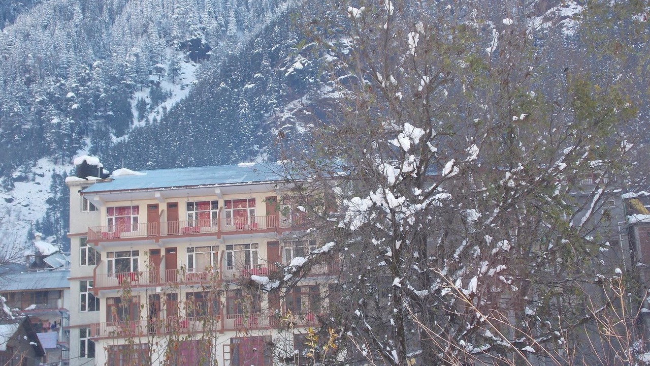 Photo of Buildings in Aleo