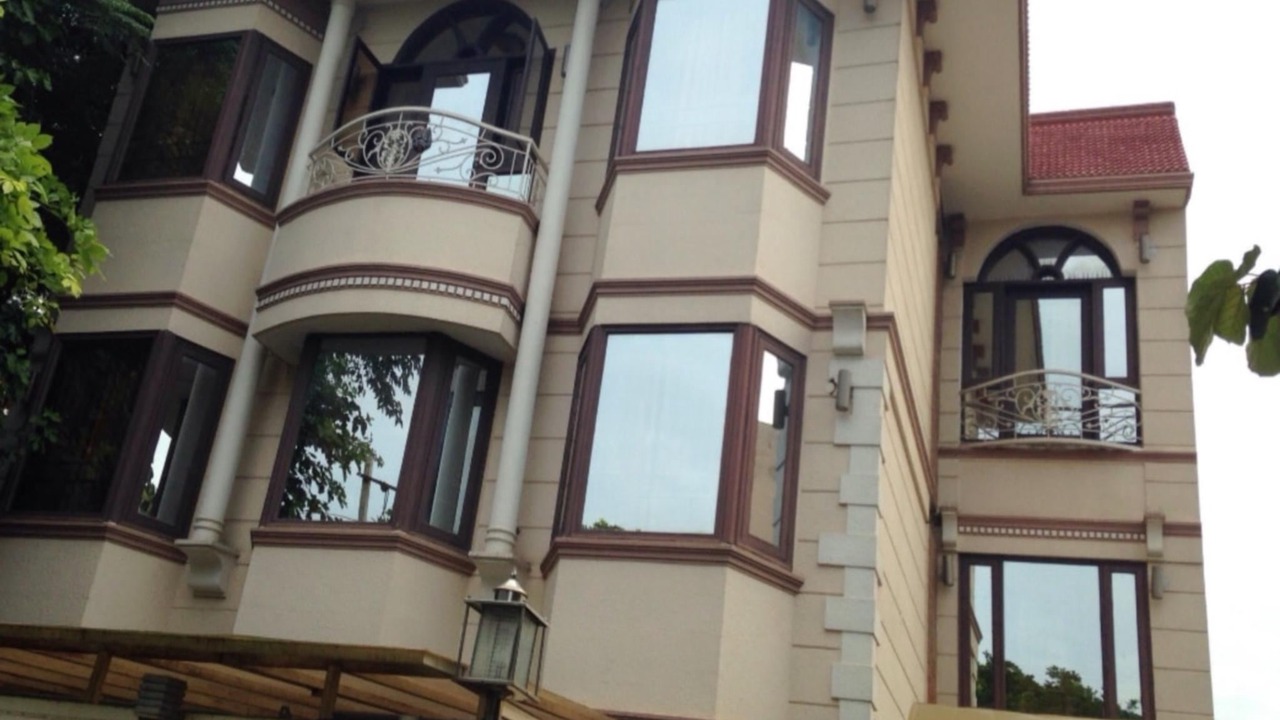 Photo of Buildings in DLF City