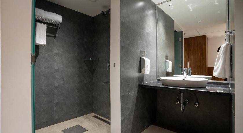 Photo of Bathroom in East Nada