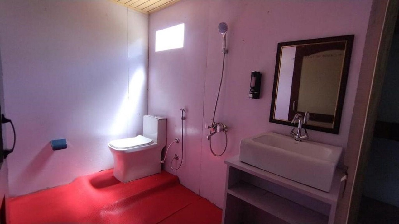Photo of Bathroom in Man