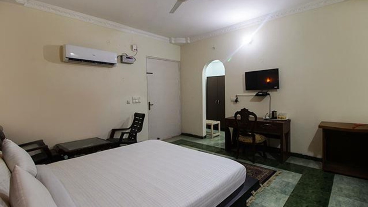 Photo of Bedroom in Kalka