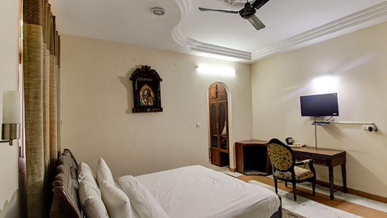 Photo of Bedroom in Kalka