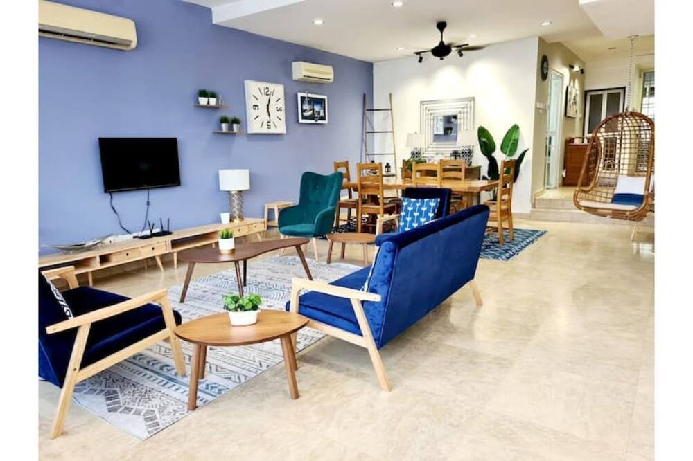 Photo of Livingroom in Puncak Ria
