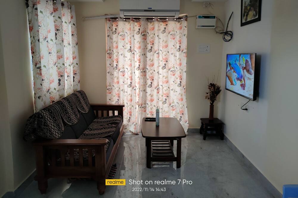 Photo of Livingroom in Mylapore Tiruvallikk