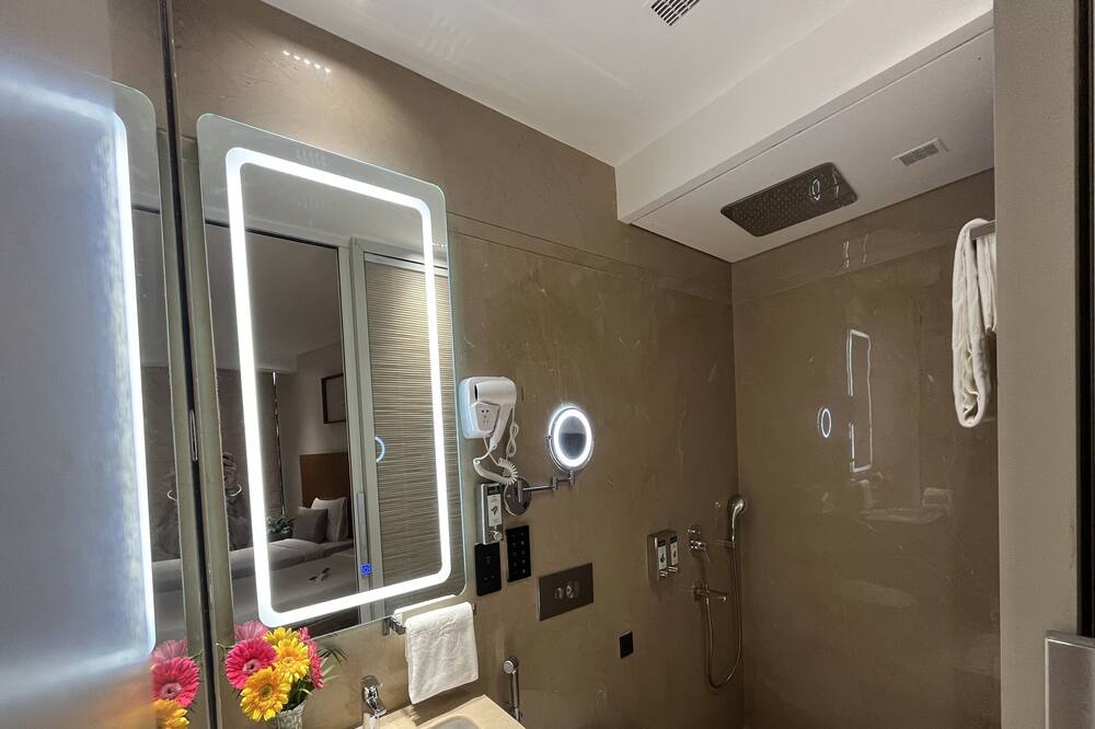Photo of Bathroom in Alipur