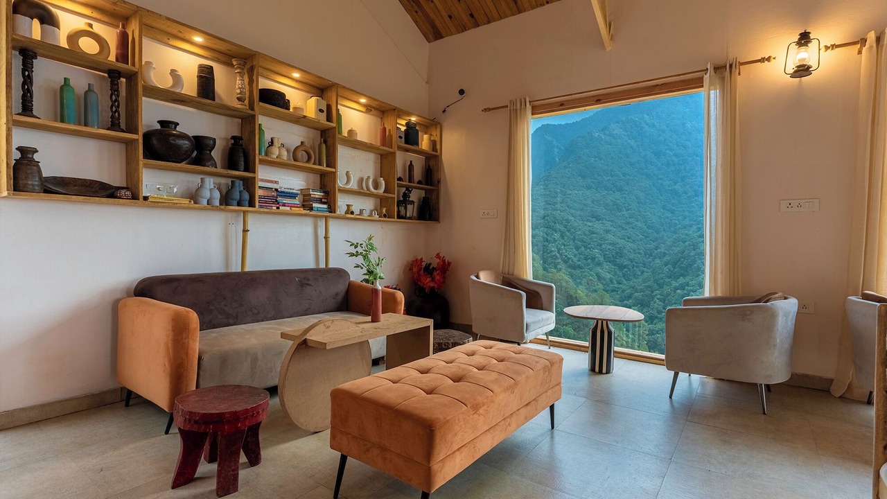 Photo of Livingroom in Naina Range
