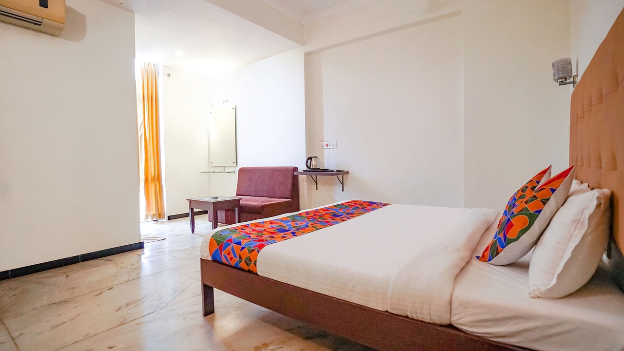 Photo of Bedroom in Teynampet