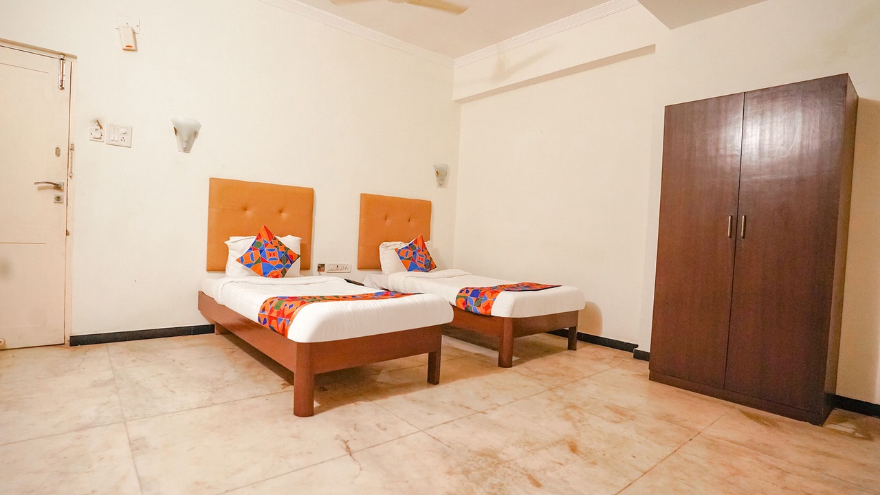 Photo of Bedroom in Teynampet
