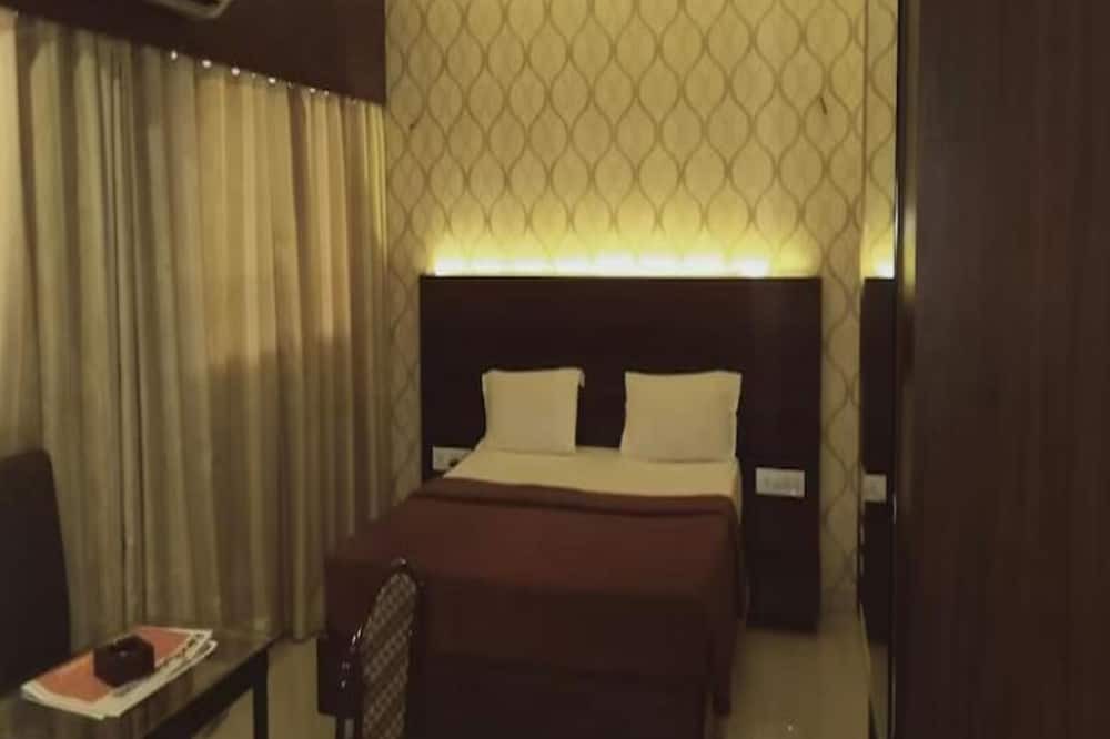 Photo of Bedroom in Airoli