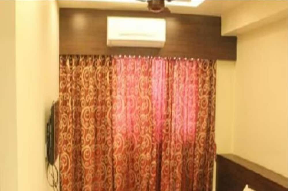 Photo of Bedroom in Airoli