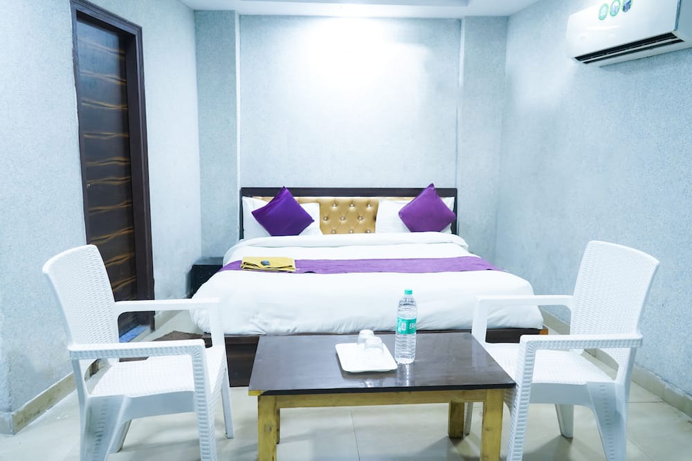 Photo of Bedroom in Sector 27