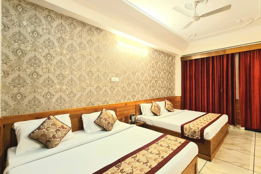 Photo of Bedroom in Jadrangal