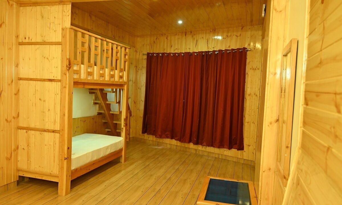 Photo of Bedroom in Jibhi