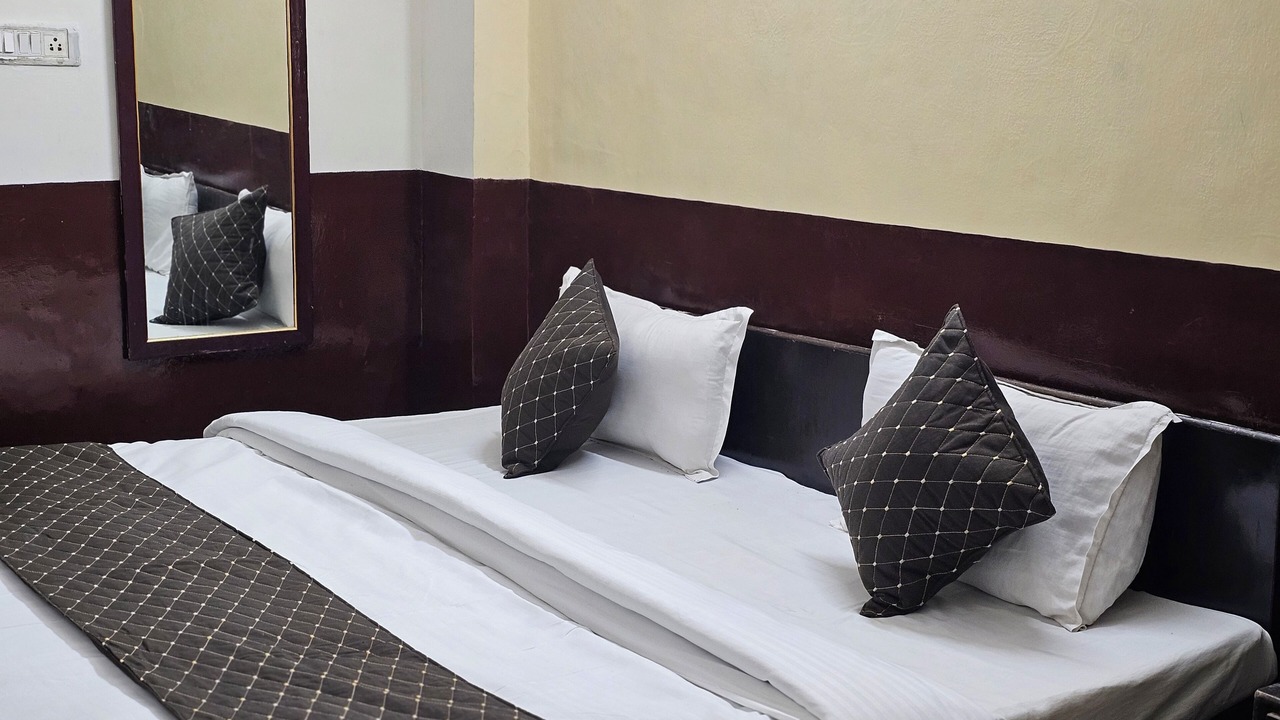 Photo of Bedroom in Nizamuddin East
