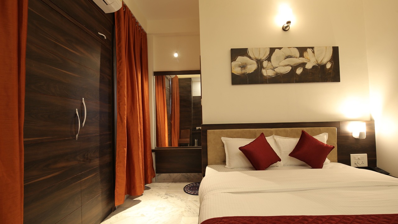 Photo of Bedroom in Sualkuchi