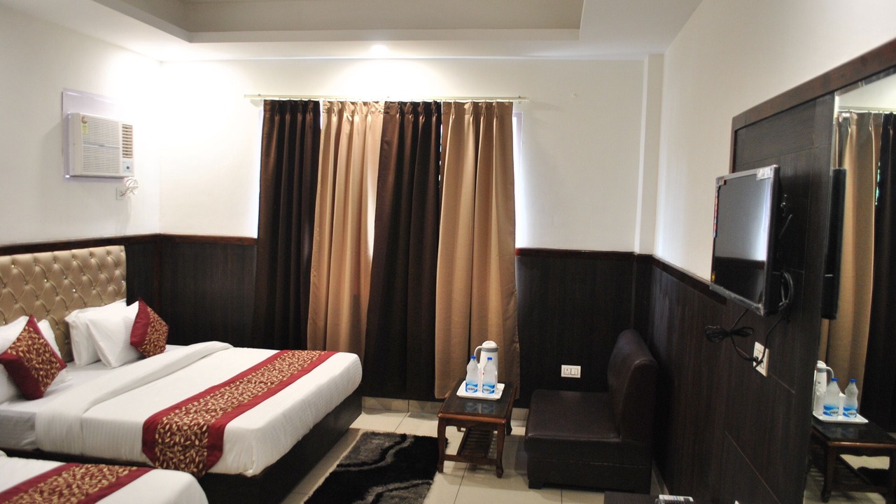 Photo of Bedroom in Katra