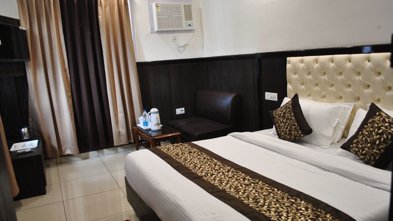 Photo of Bedroom in Katra