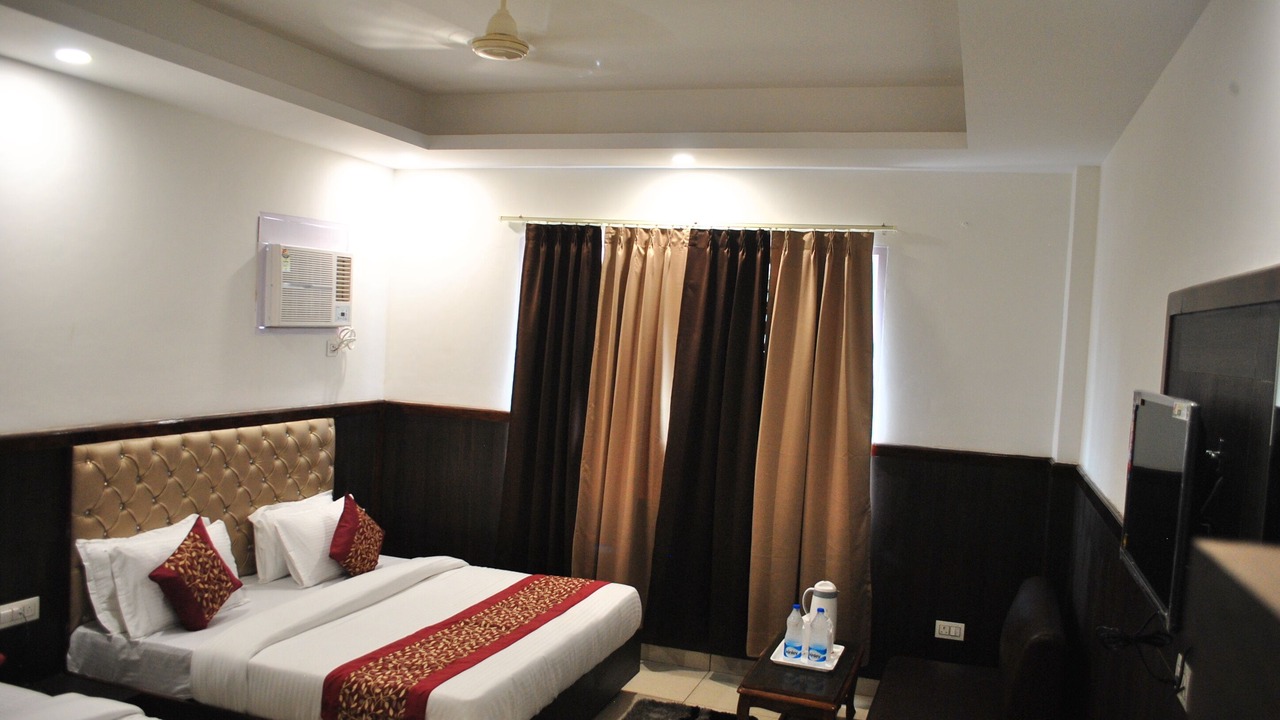 Photo of Bedroom in Katra