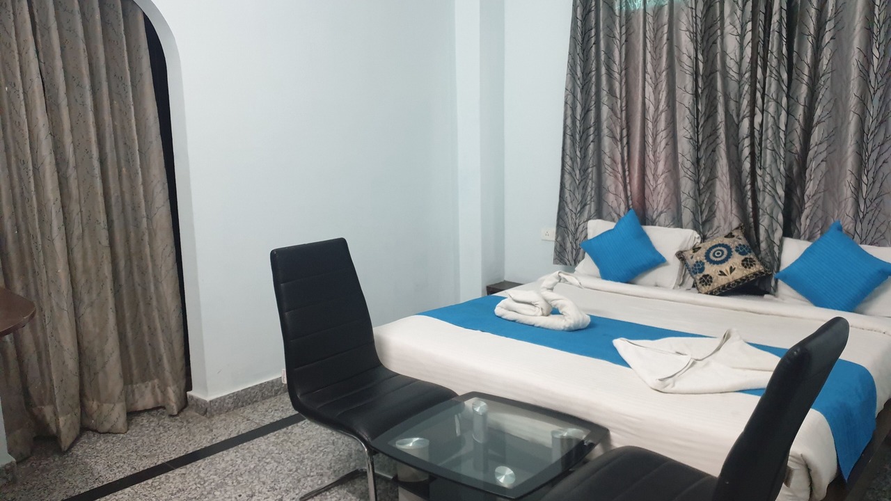 Photo of Bedroom in Tapovan
