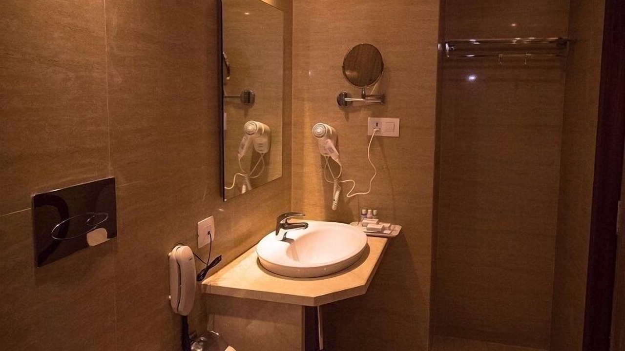 Photo of Bathroom in Lake Town