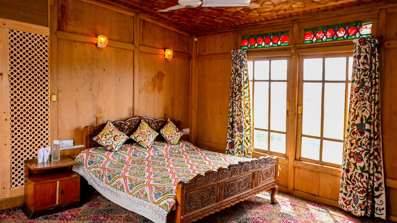 Photo of Bedroom in Nagin Bagh
