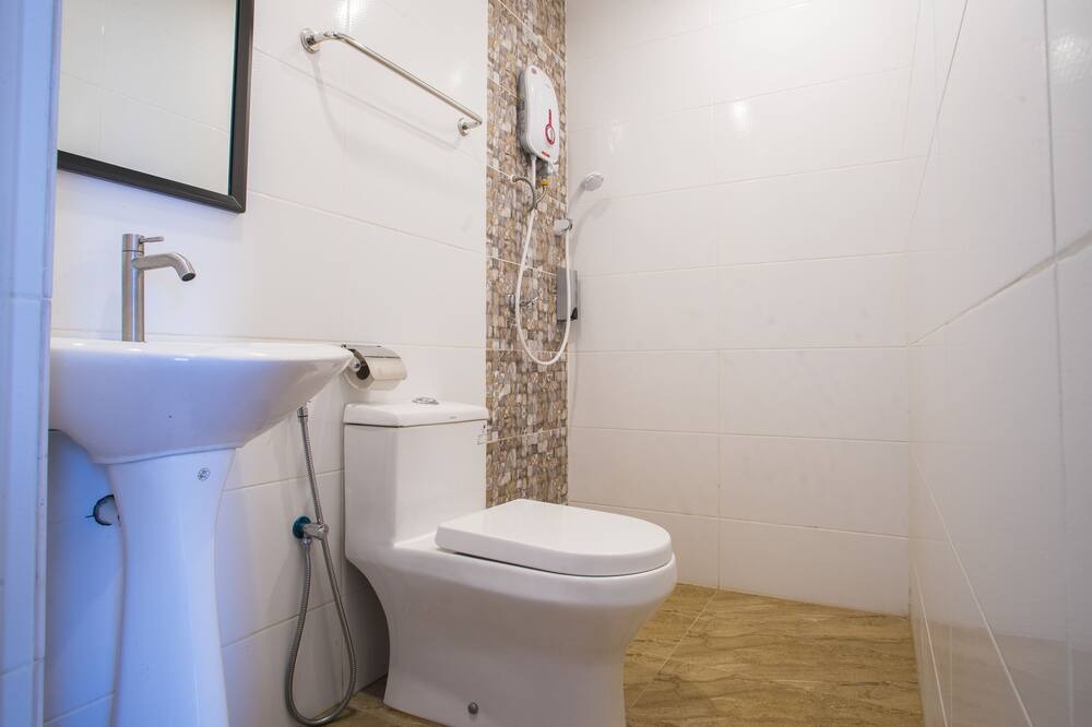 Photo of Bathroom in The Strand
