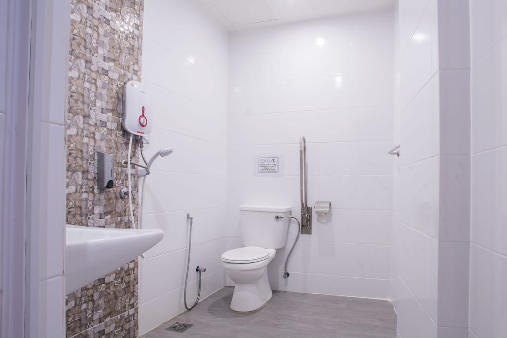 Photo of Bathroom in The Strand