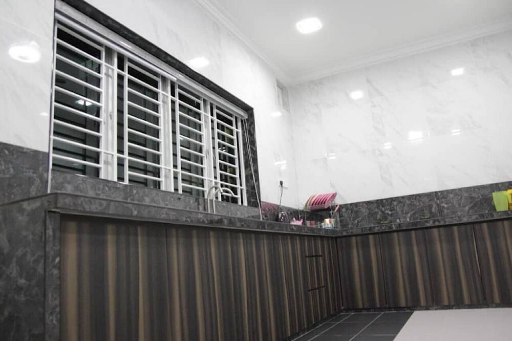 Photo of Kitchen in Kampung Masjid Baharu