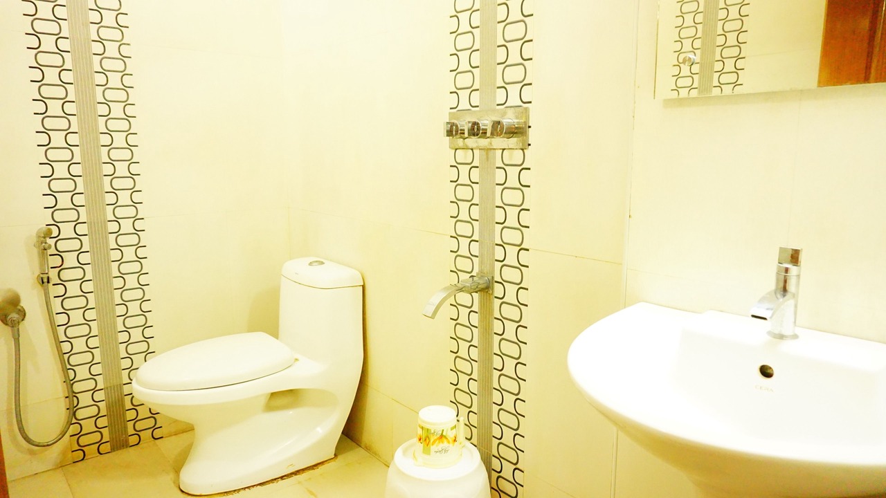Photo of Bathroom in Edapalli