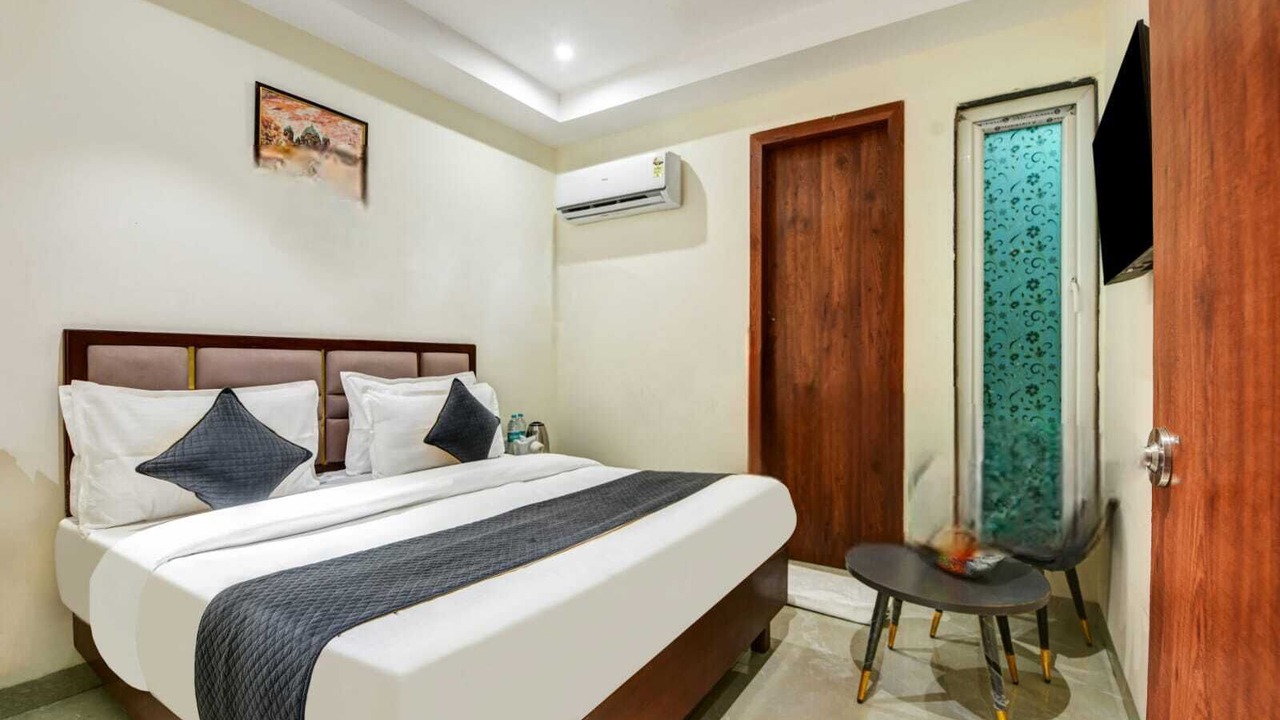 Photo of Bedroom in Mahipalpur