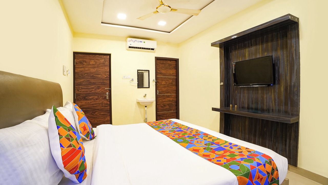 Photo of Bedroom in Triplicane