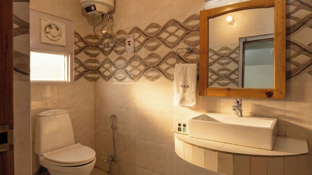 Photo of Bathroom in Knollswood