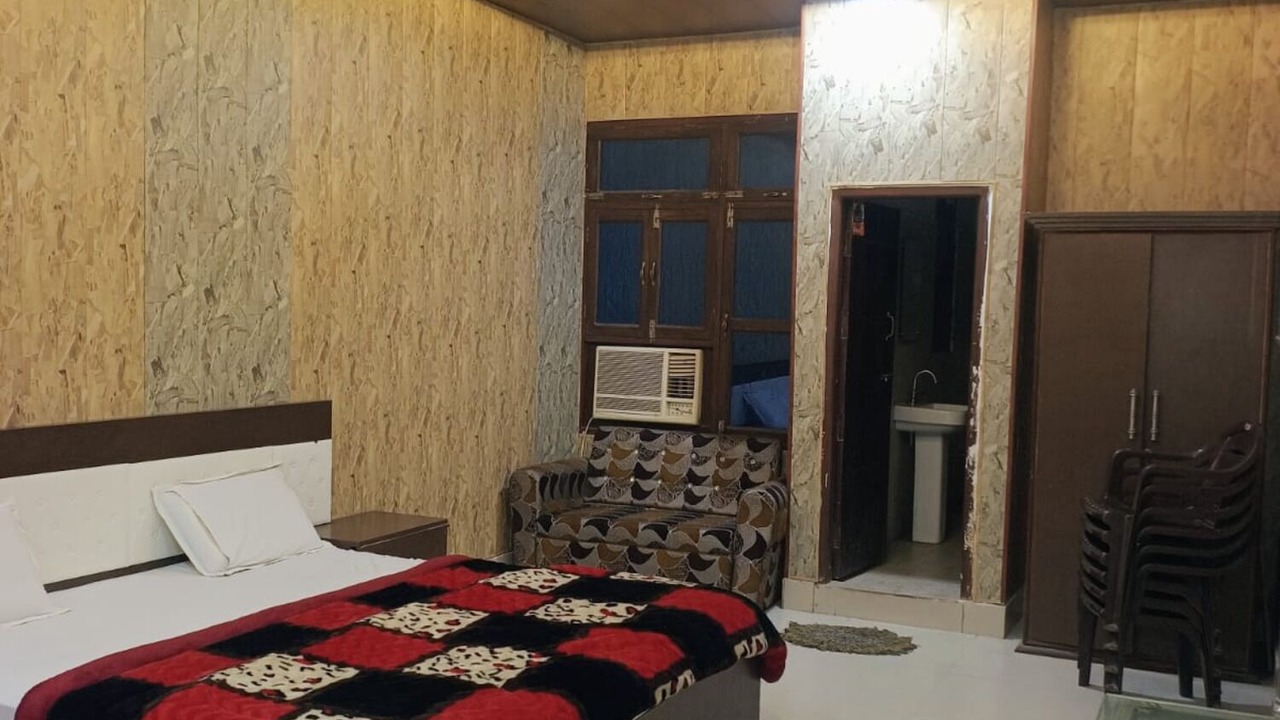 Photo of Bedroom in Mainpuri