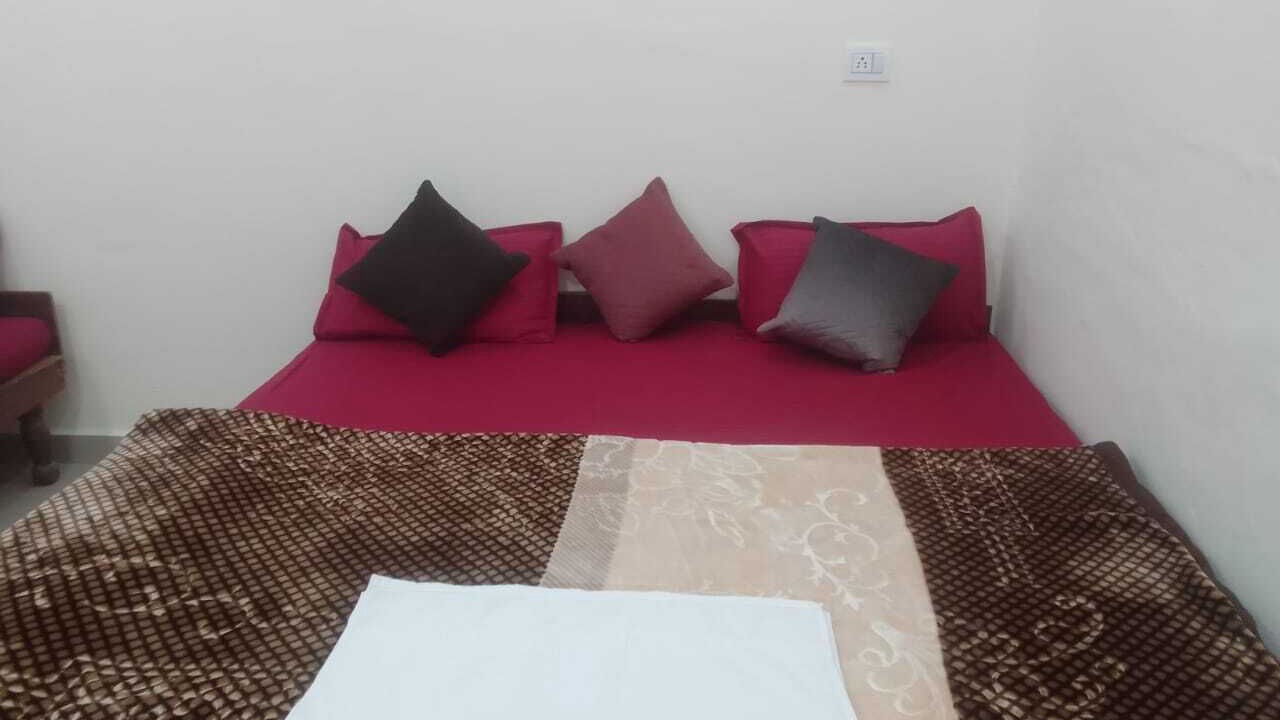 Photo of Bedroom in Pipalkoti