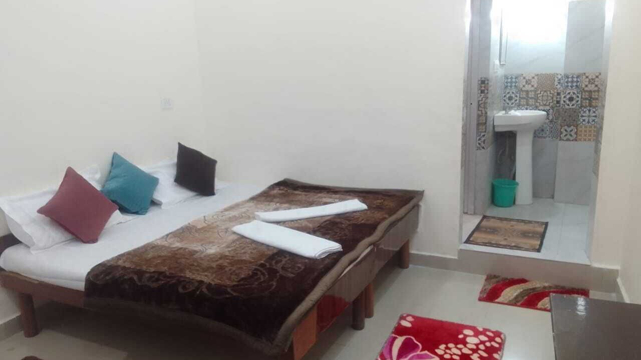 Photo of Bedroom in Pipalkoti