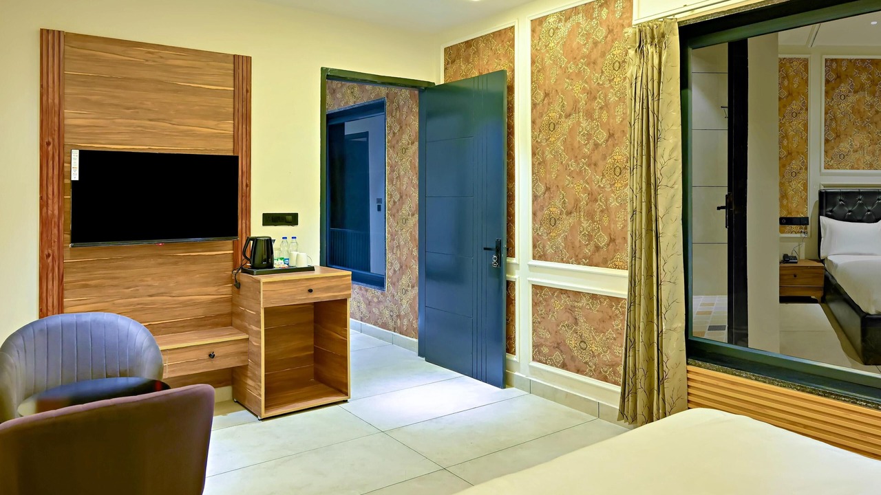 Photo of Bedroom in Ranjit Avenue