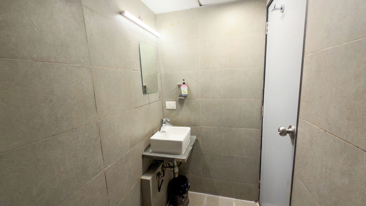 Photo of Bathroom in Prabhadevi