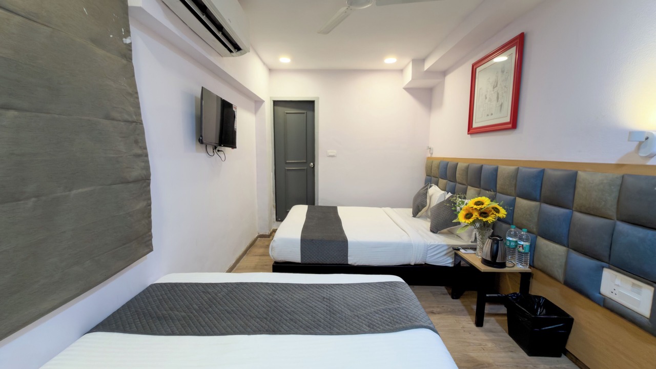Photo of Bedroom in Prabhadevi