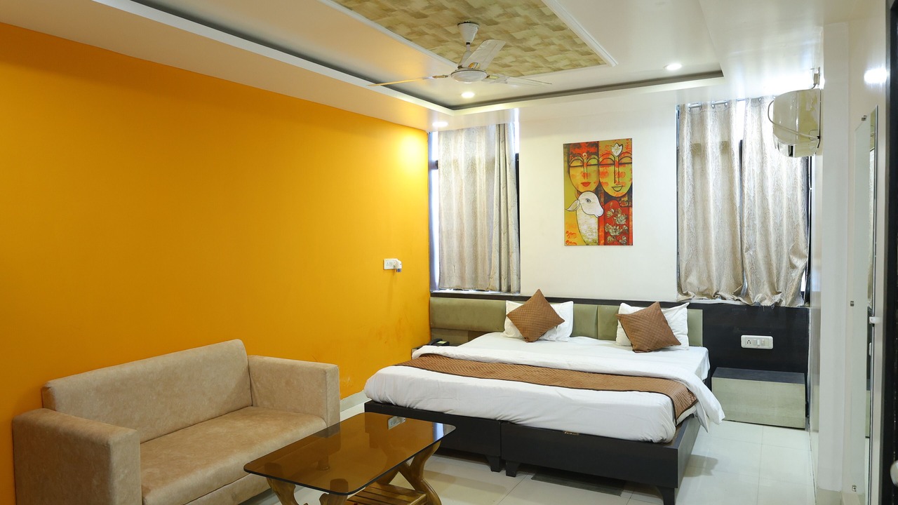 Photo of Bedroom in Hoshangabad