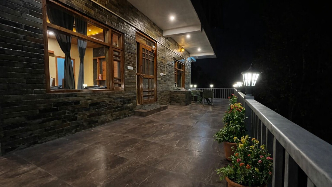 Photo of Patio Balcony in Mukteshwar