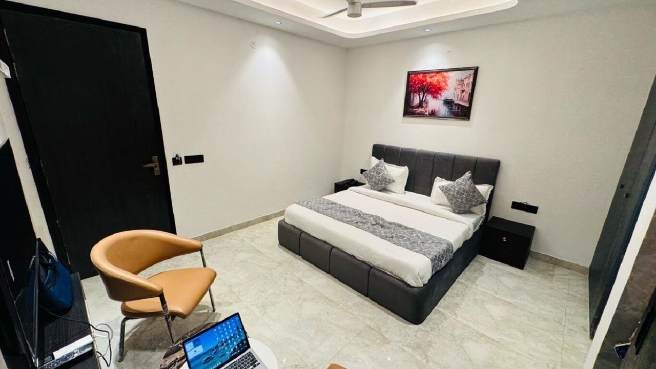 Photo of Bedroom in Sector 51